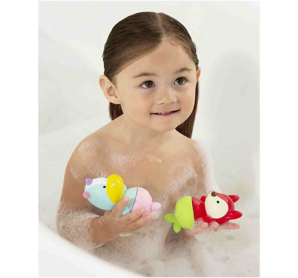 https://cdn.fynd.com/v2/falling-surf-7c8bb8/fyprod/wrkr/products/pictures/item/free/original/skip-hop/9I413810/4/8Xi-okvvmZ-9I413810-5.jpg