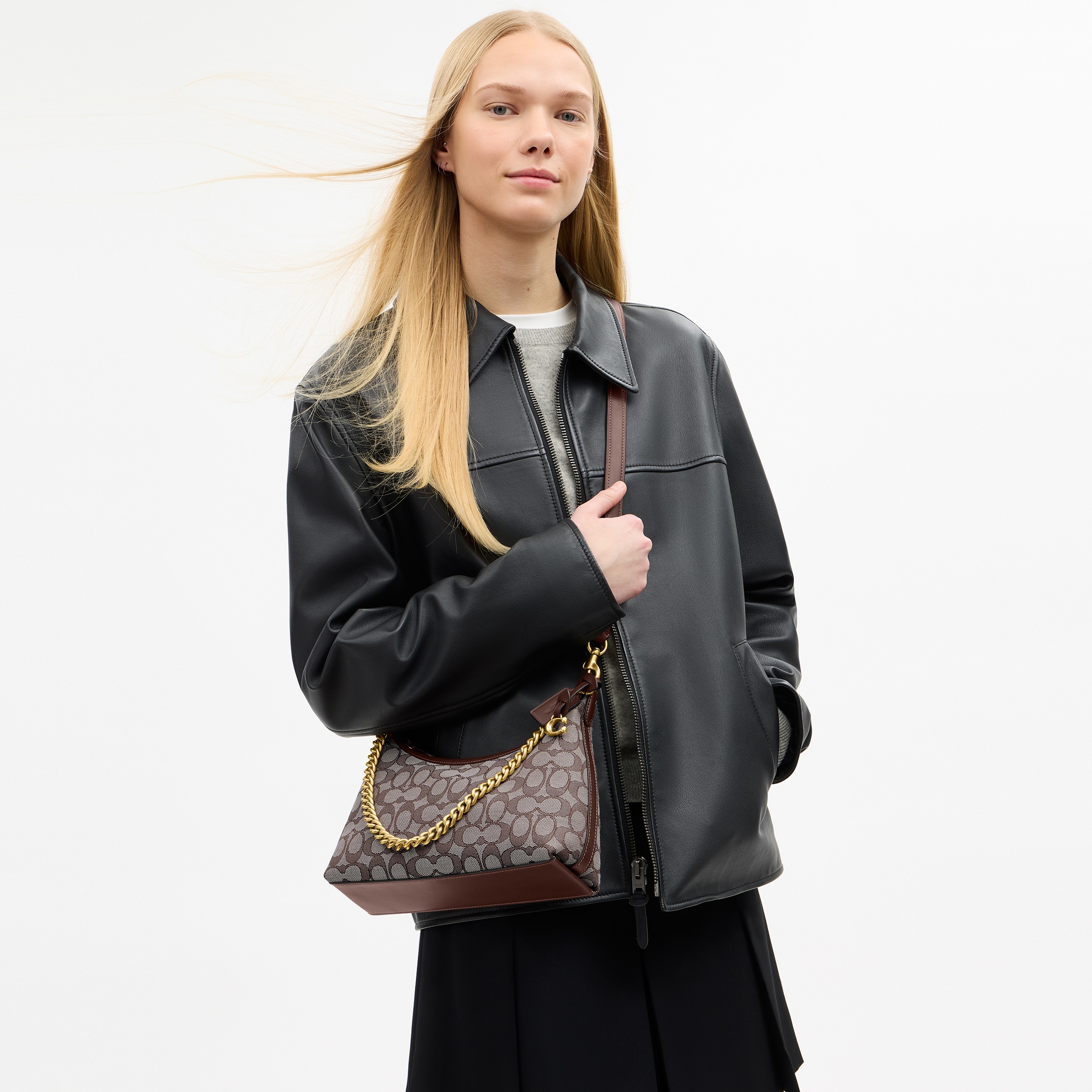 Juliet Shoulder Bag 25 In Signature Jacquard