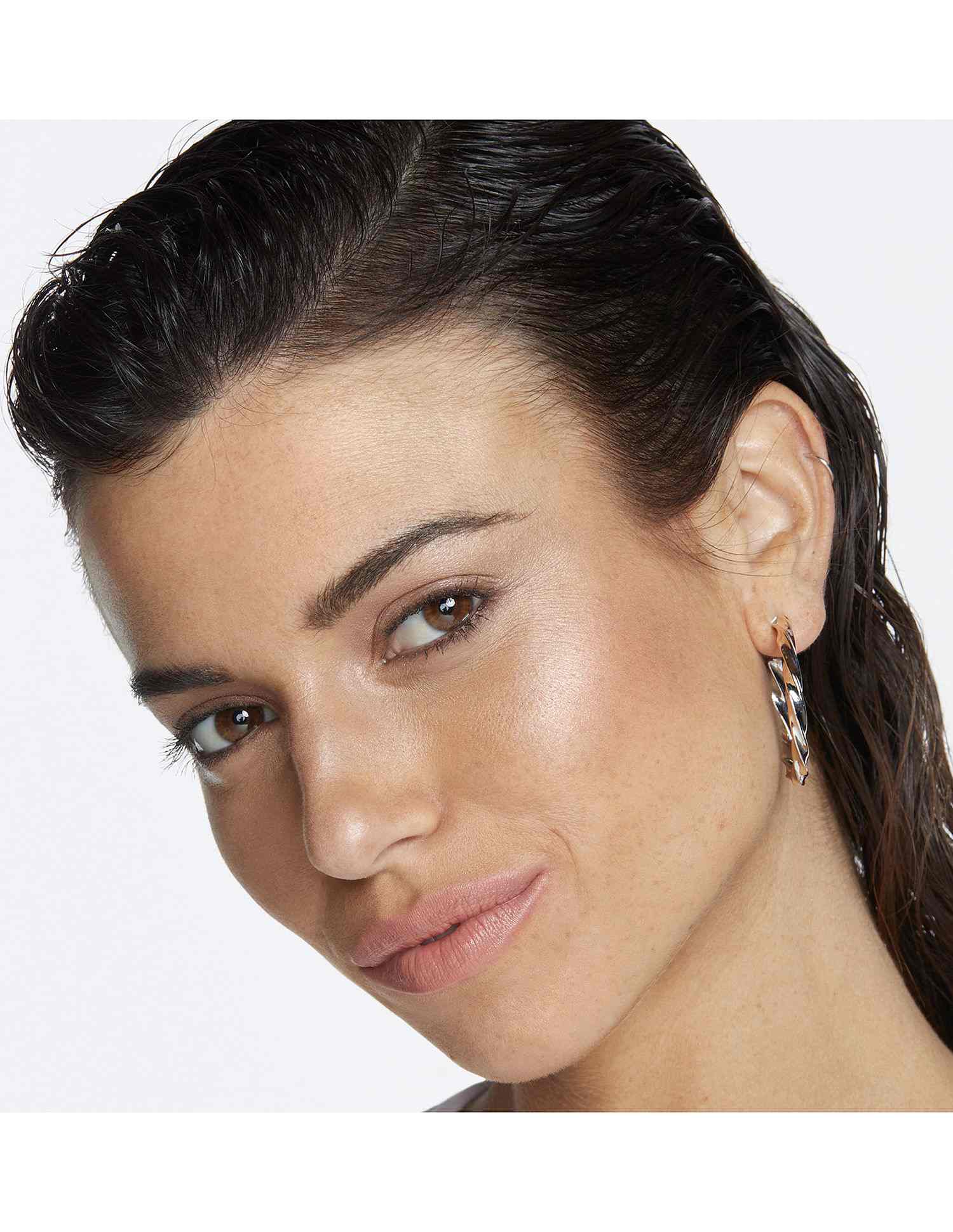 Smashbox X Becca Shimmering Skin Perfector Pressed Highlighter • Opal
