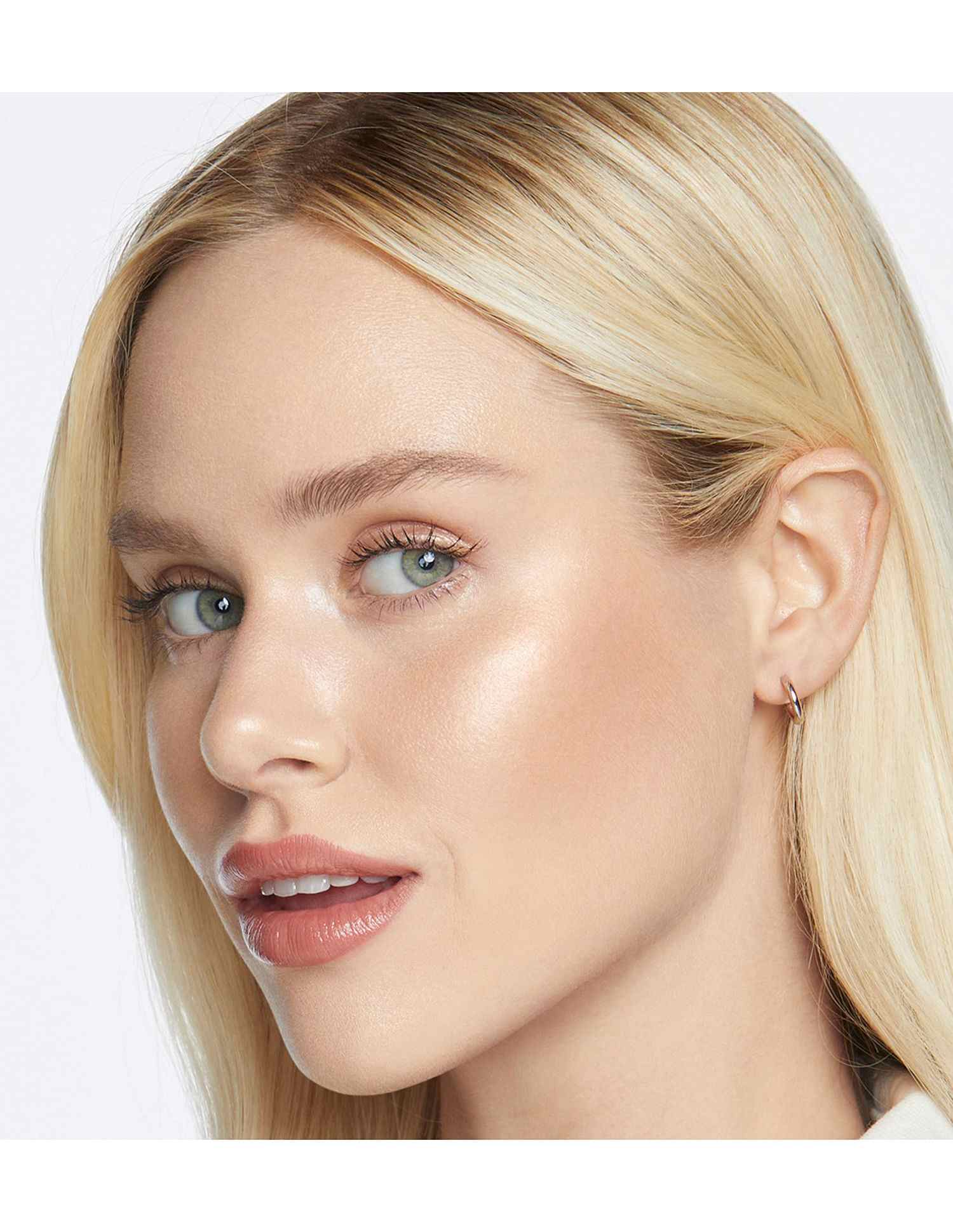 Smashbox X Becca Shimmering Skin Perfector Pressed Highlighter • Rose Quartz