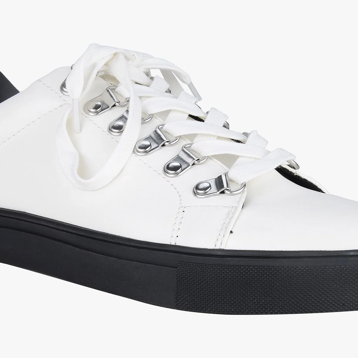 Deltta White Sneakers