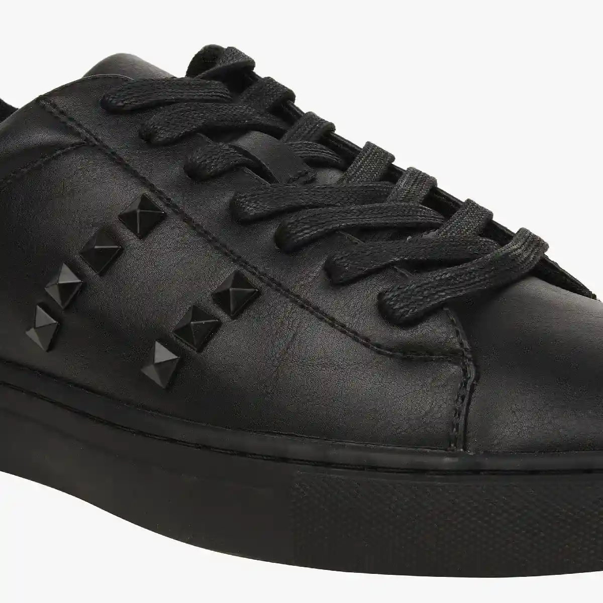 Irvine Black Sneakers