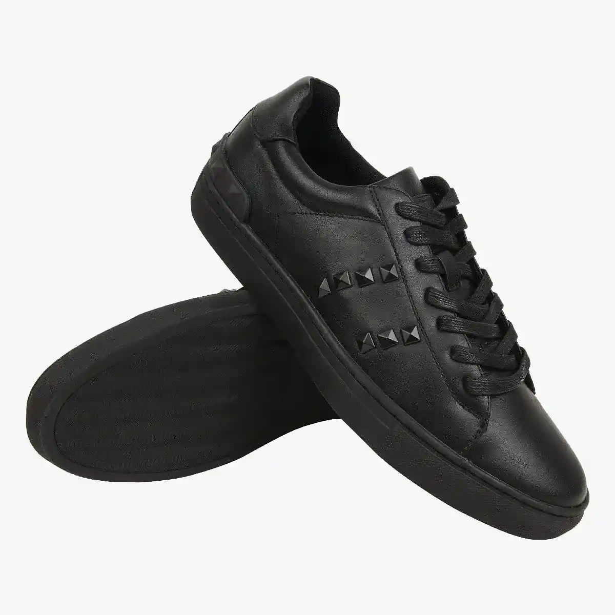 Irvine Black Sneakers