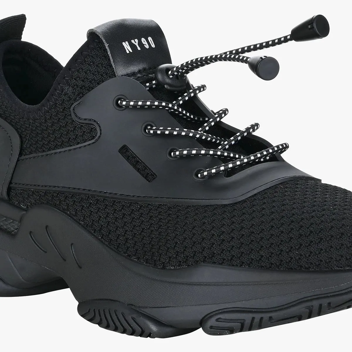 Isles Black Sneakers