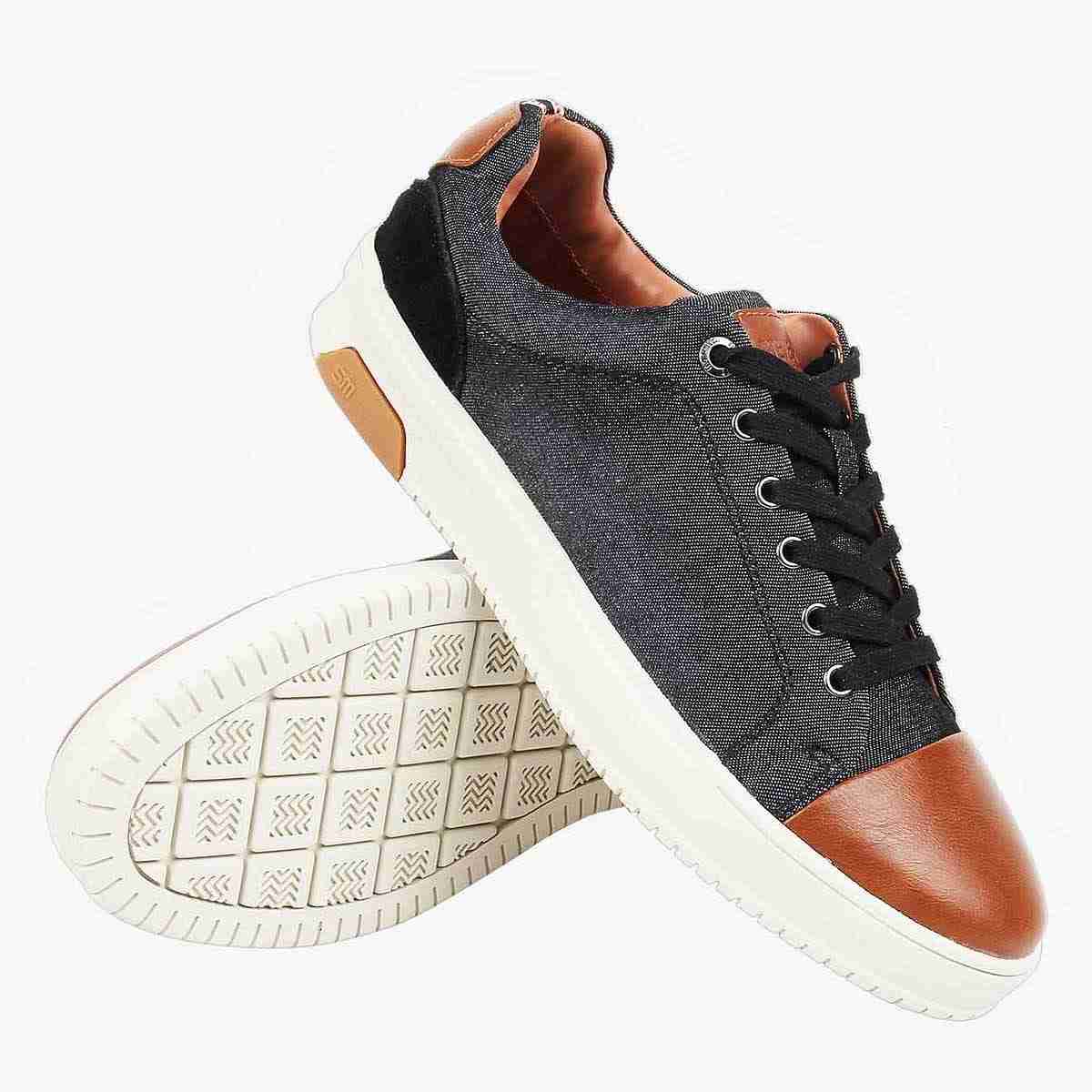 Renigaid Black Sneakers