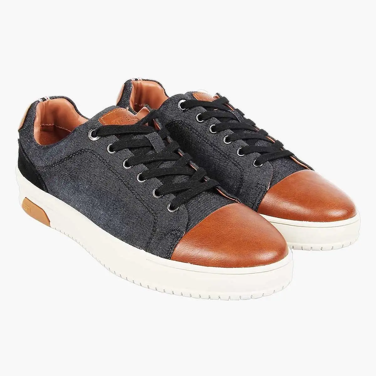 Renigaid Black Sneakers