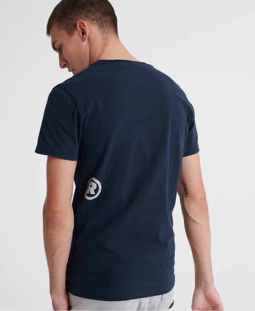 https://cdn.fynd.com/v2/falling-surf-7c8bb8/fyprod/wrkr/products/pictures/item/free/original/superdry/M1000622AQCS/3/oXU5n9QkHU-1151132_04.jpg