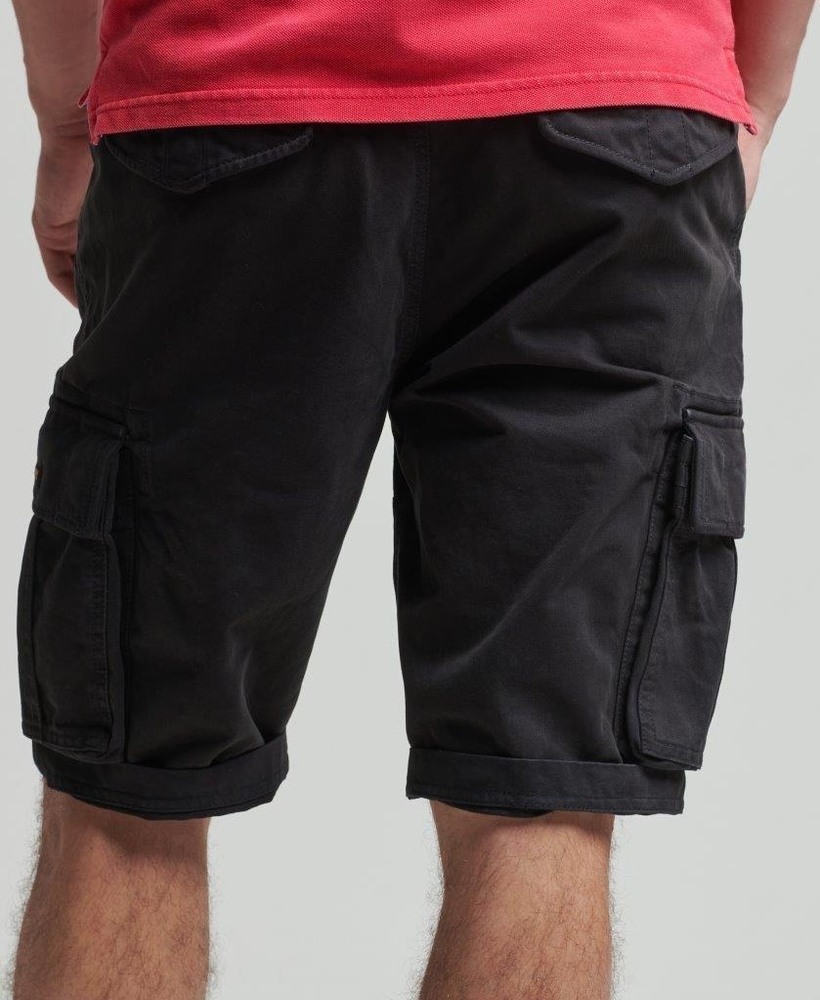 https://cdn.fynd.com/v2/falling-surf-7c8bb8/fyprod/wrkr/products/pictures/item/free/original/superdry/M7110299B02A/1/CZOab9NUTu-410319807011_2.jpg