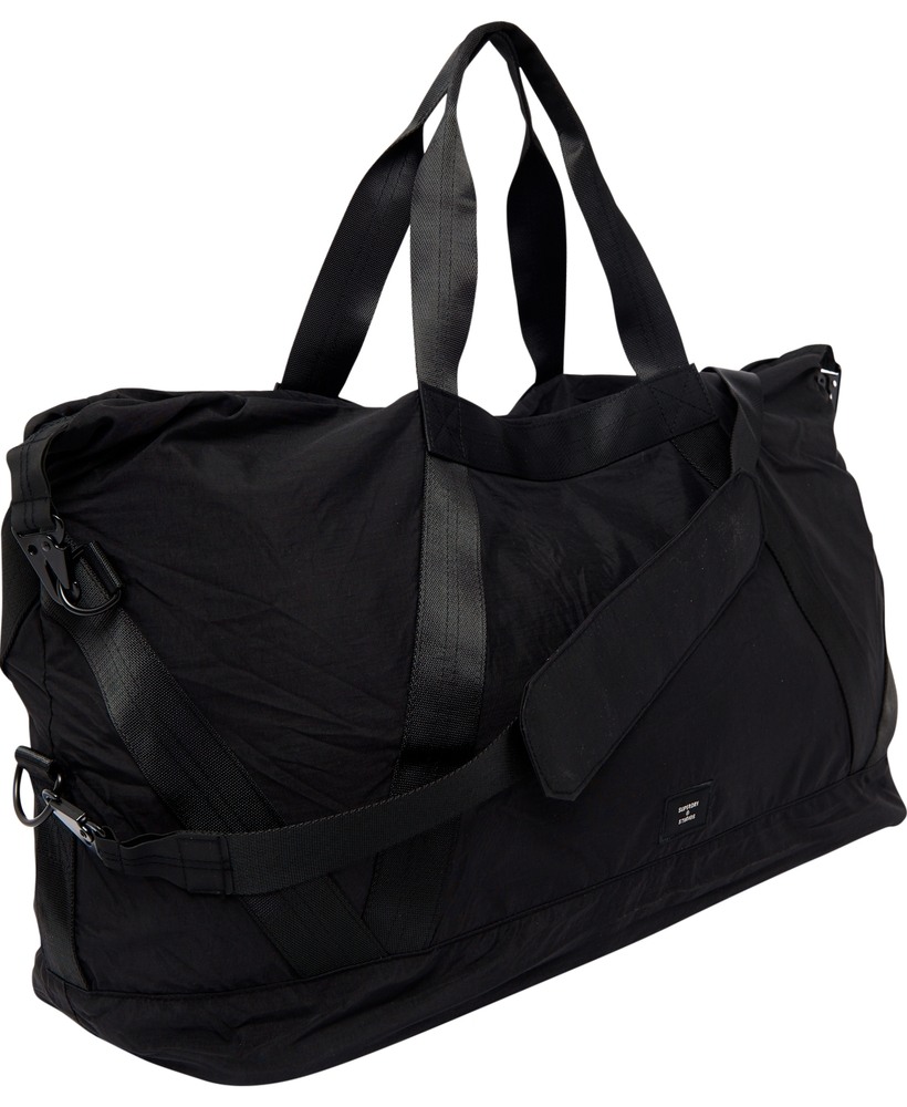LIGHTWEIGHT WEEKENDER BAG