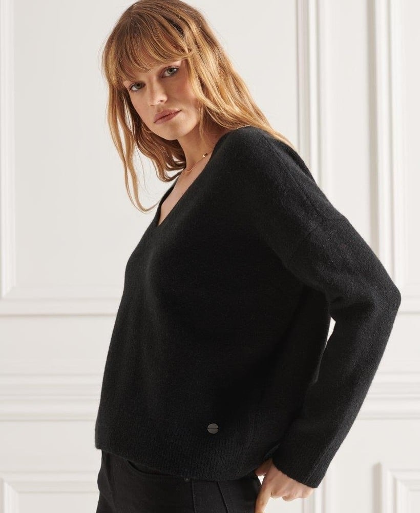 STUDIOS SLOUCH V-NECK KNITTED JUMPER