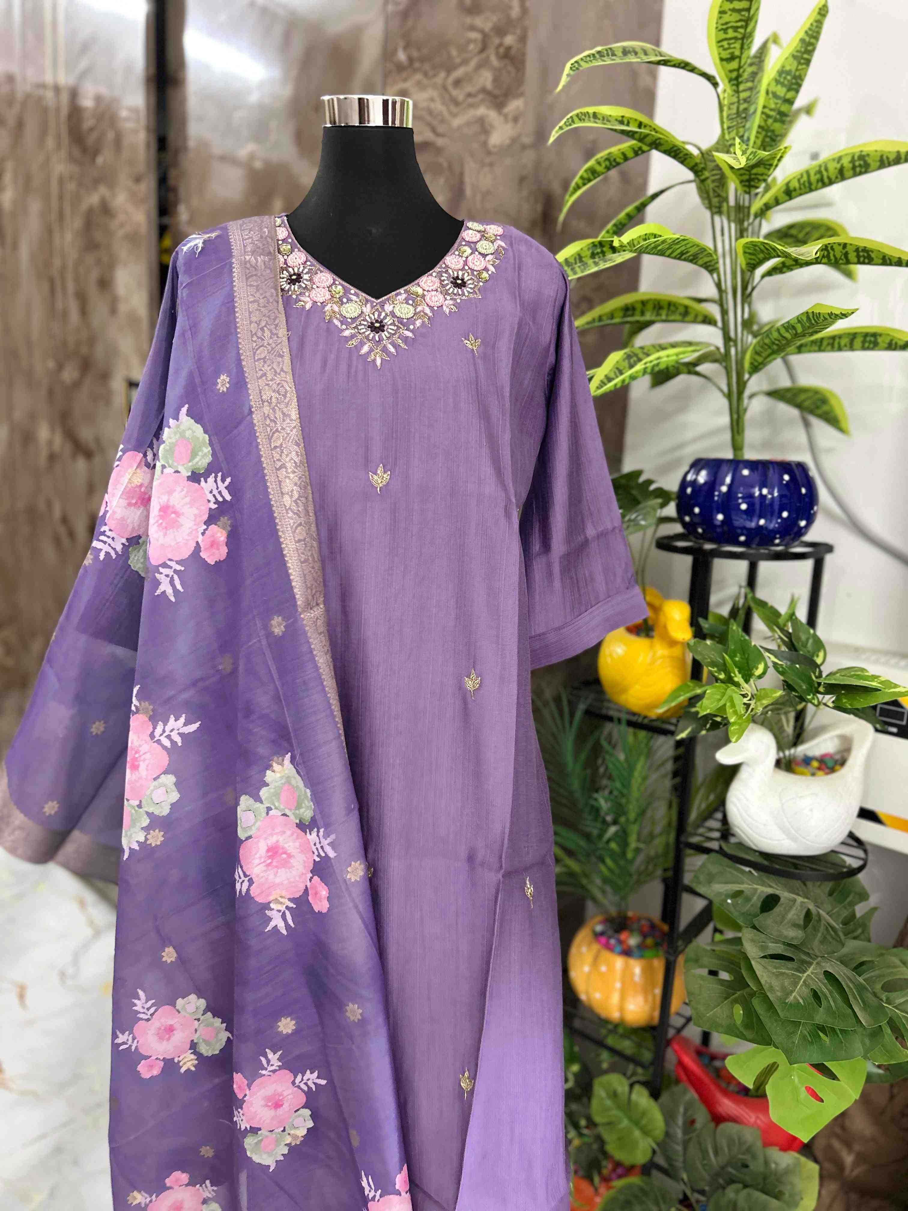 Lavender V neck beaded embroidery Kurta sets with silk dupatta