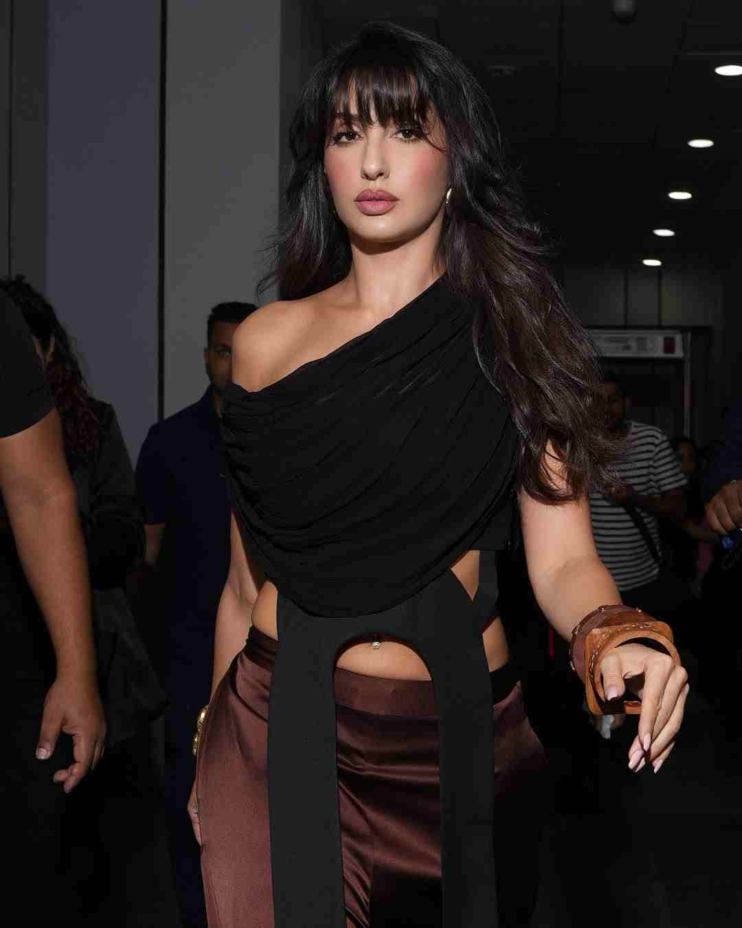 Black U-Shpaed Cowl Top with Low Crotch Mocha Brown Pants