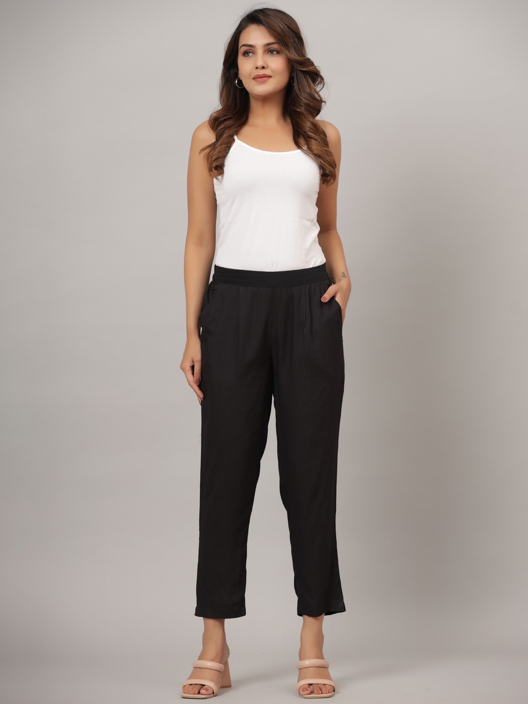 Women Cropped Pleated Trousers
