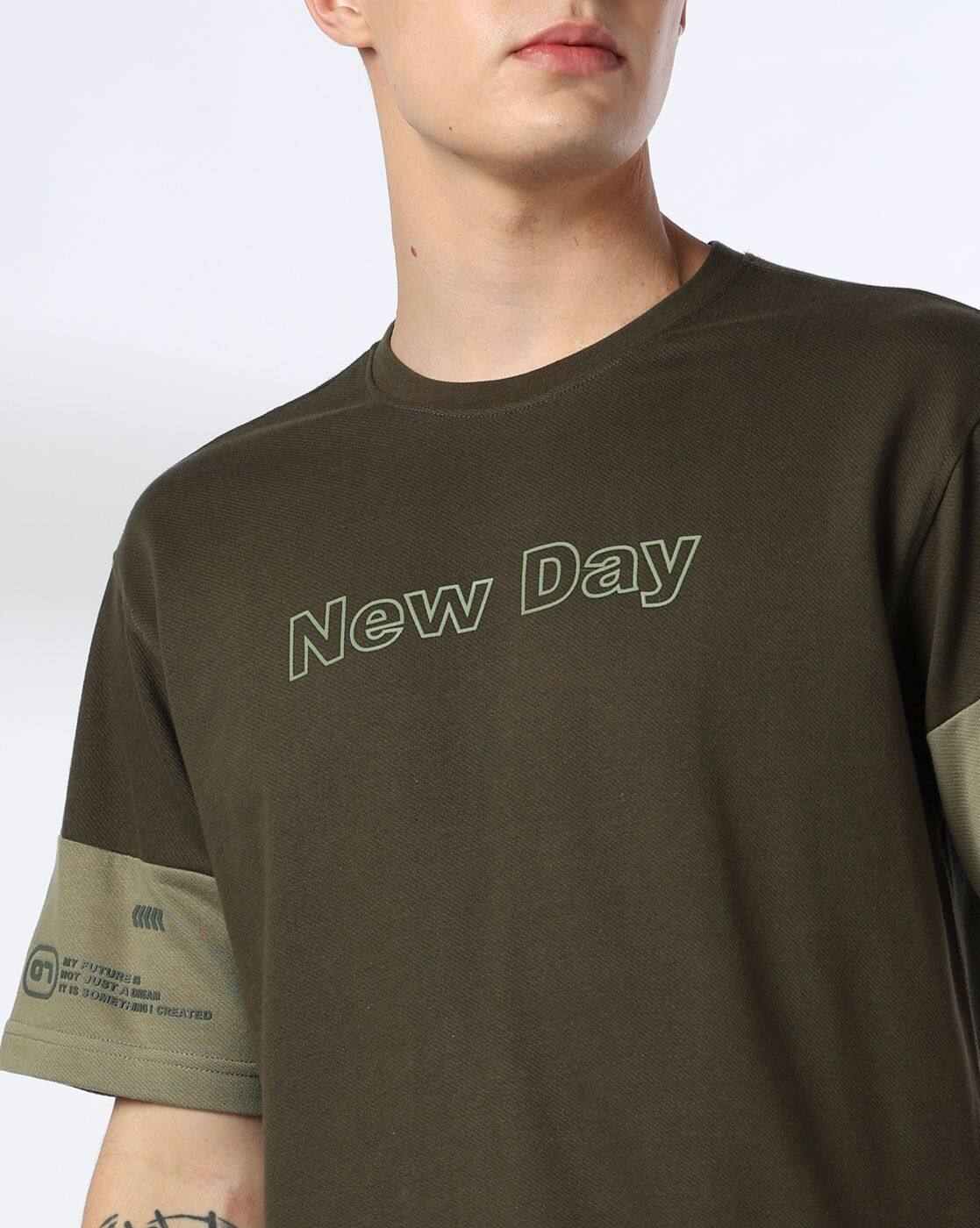 Teamspirit | Men Typographic Print Boxy Fit Crew-Neck T-Shirt|3