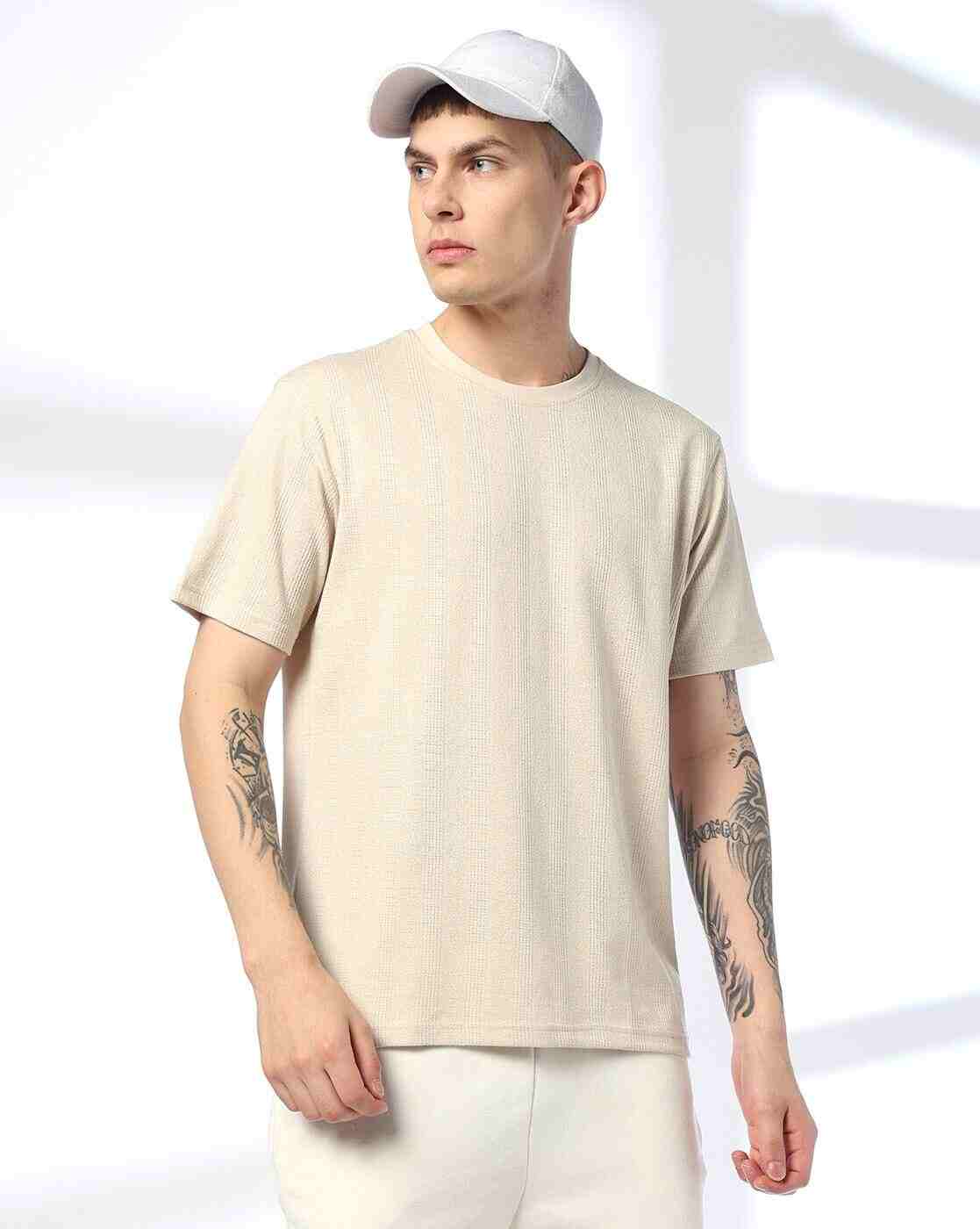 Men Verti Dots Pattern Regular Fit Crew-Neck T-Shirt