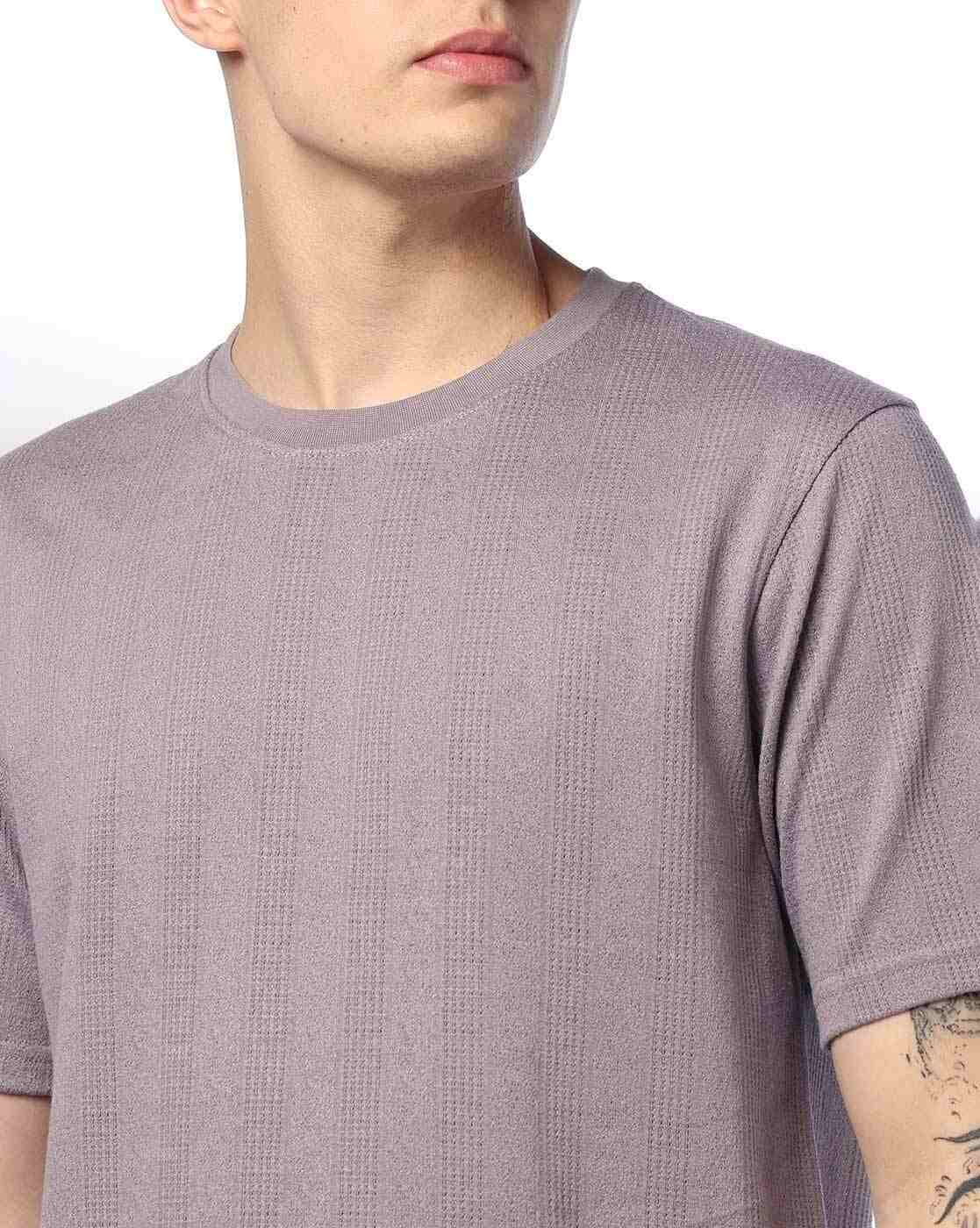 Teamspirit | Men Verti Dots Pattern Regular Fit Crew-Neck T-Shirt|4