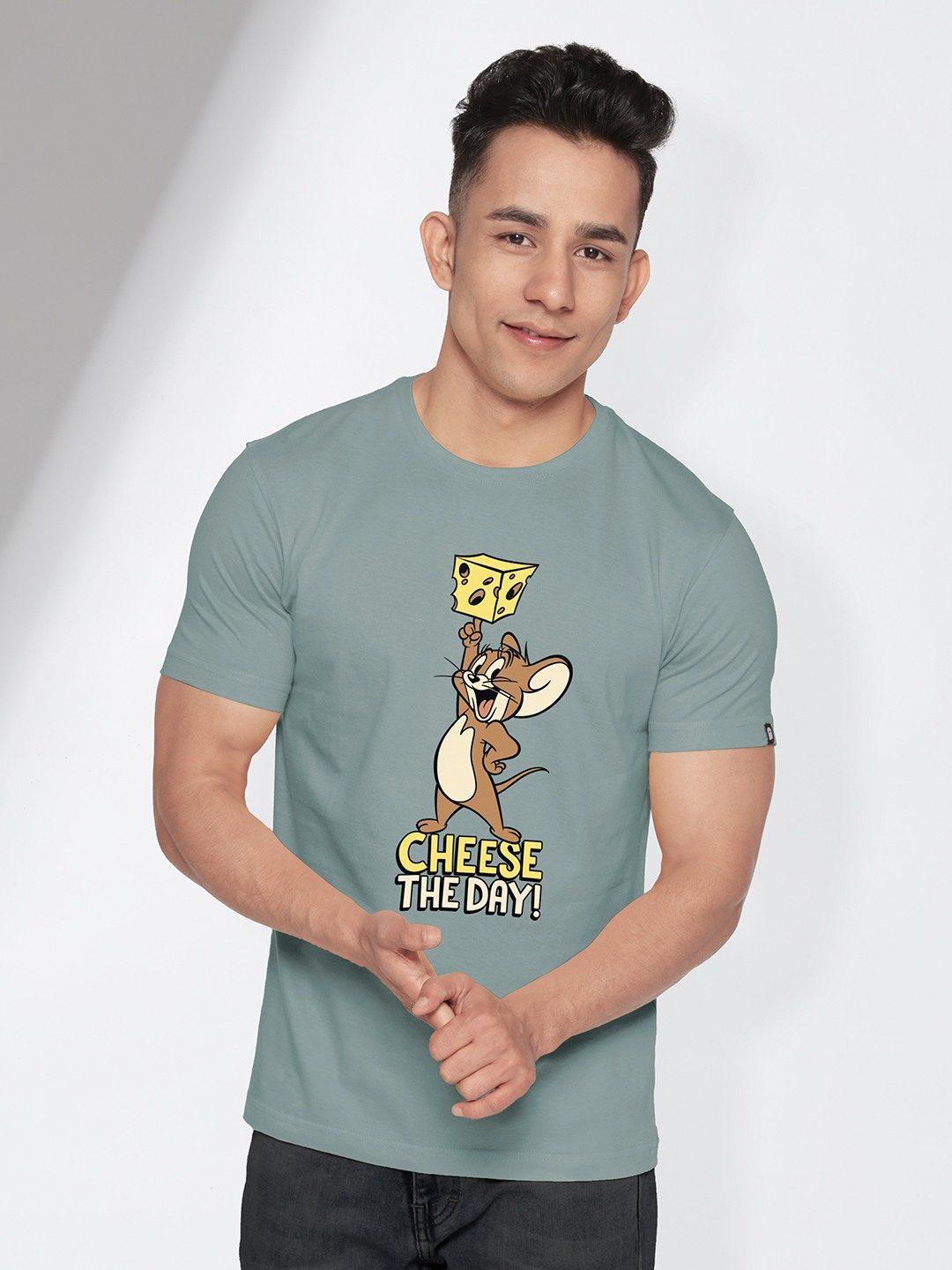Men's Tom And Jerry: Cheese The Day Green Printed Regular T-Shirt