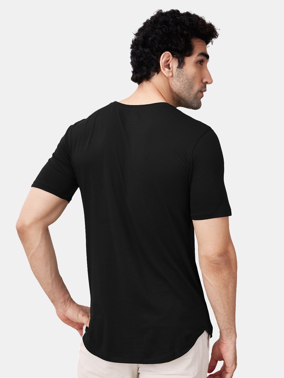 Men's Black Solid Regular T-Shirt