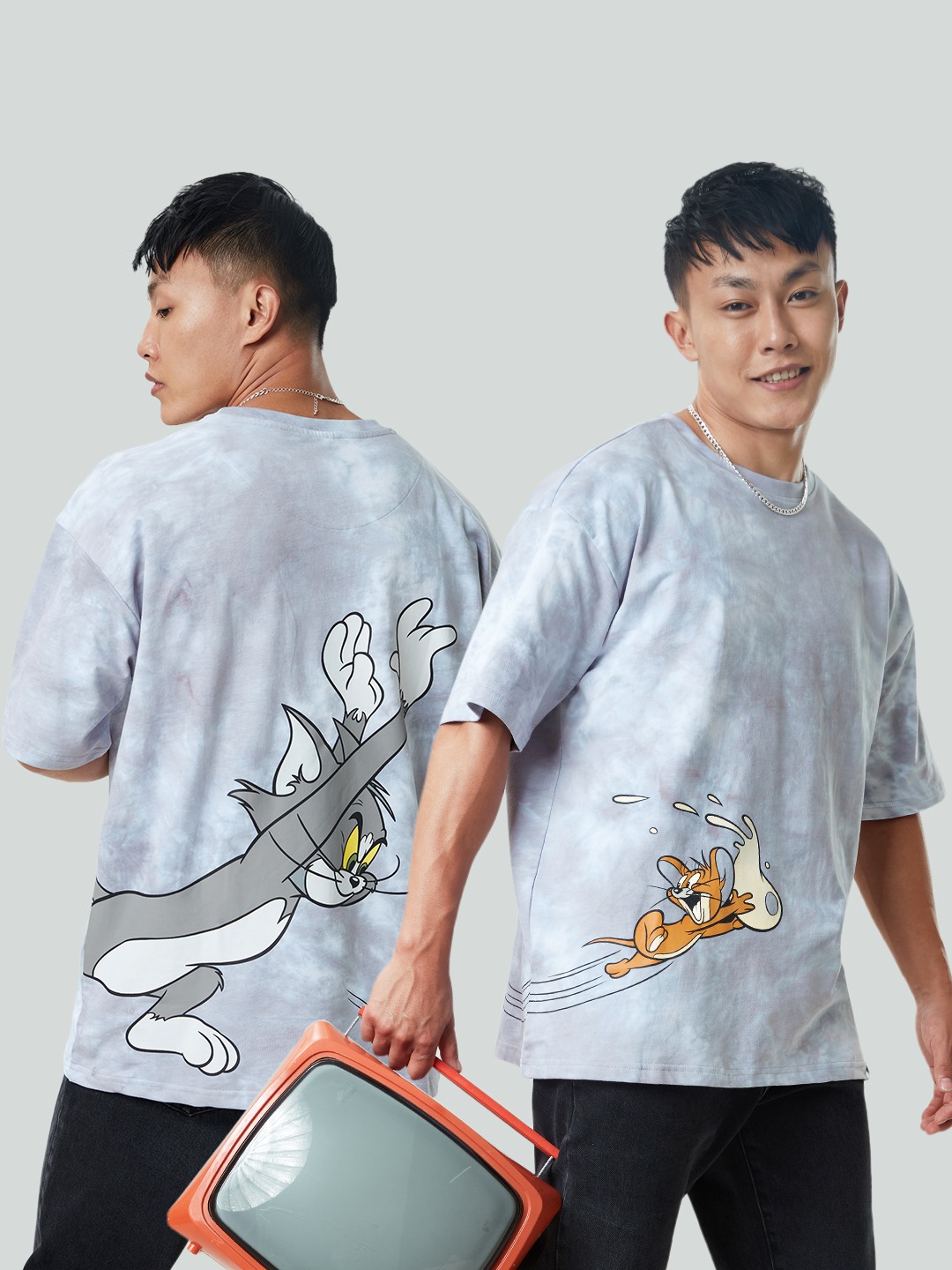 Men's Tom & Jerry: The Chase Grey Printed Oversized T-Shirt