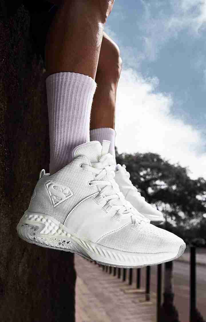 Men's Superman: Logo White Sneakers
