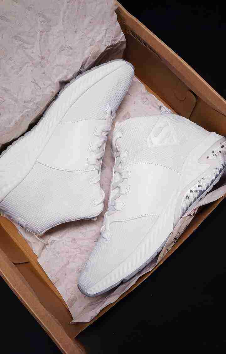 Men's Superman: Logo White Sneakers