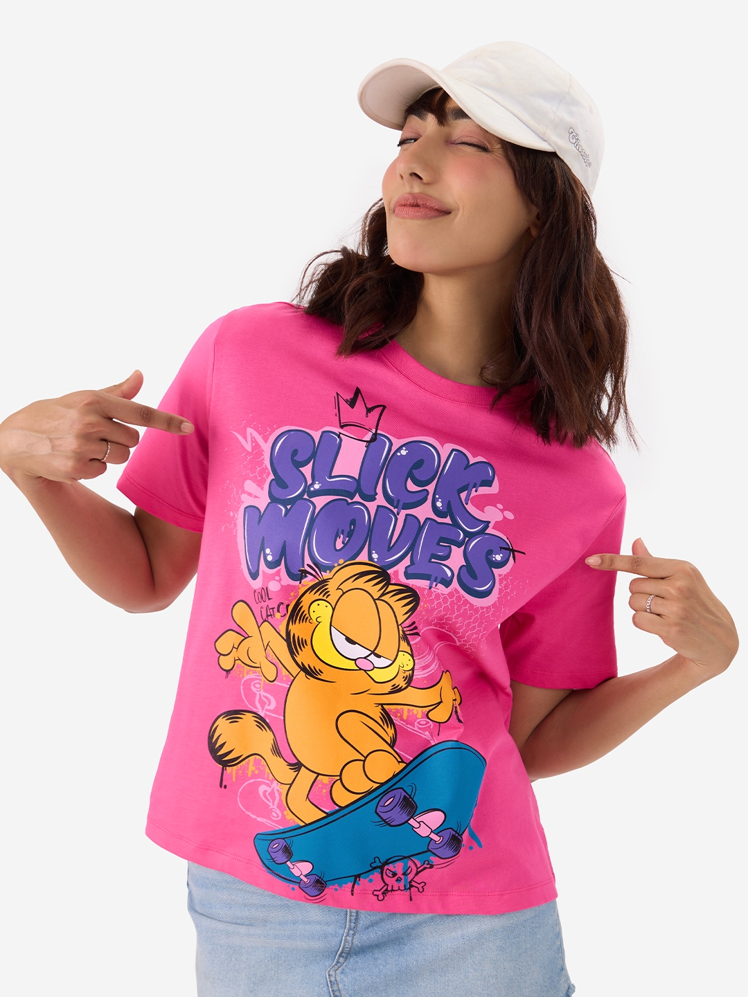 Women's Garfield: Slick Moves Women's Relaxed Fit T-Shirt