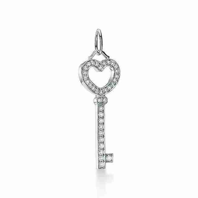 Tiffany & Co. : Heart Key Pendant