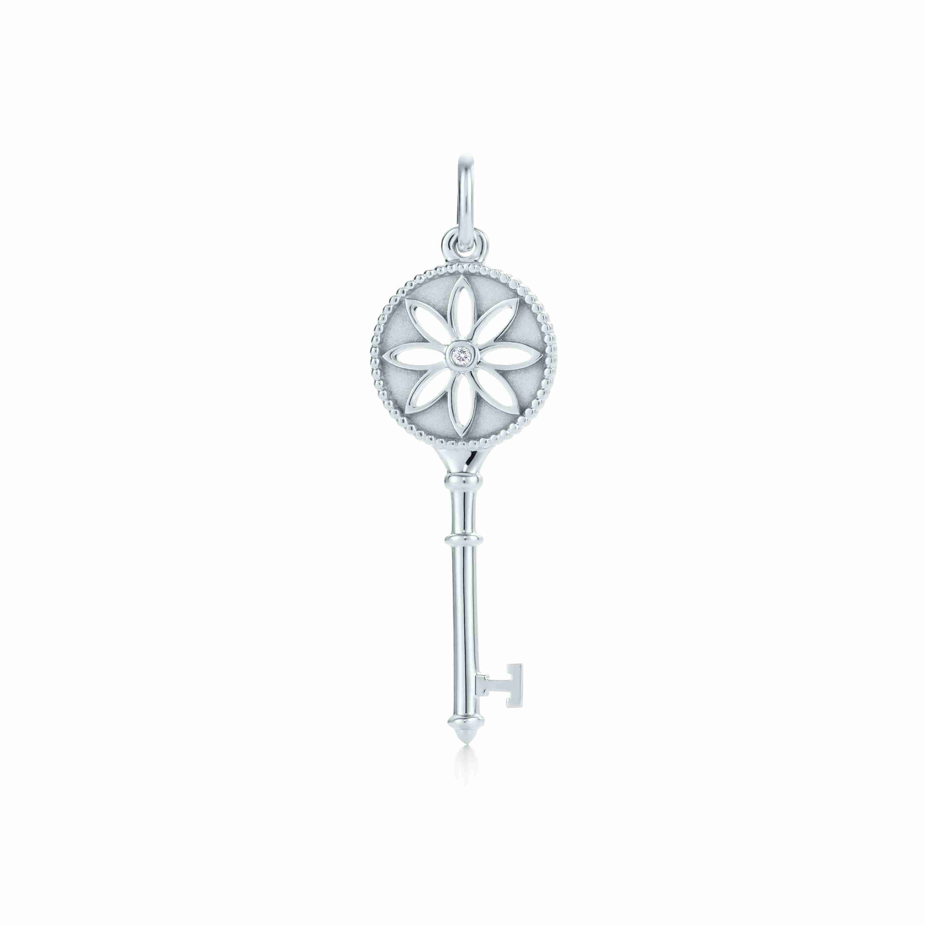 Tiffany & Co. : Daisy Key Pendant