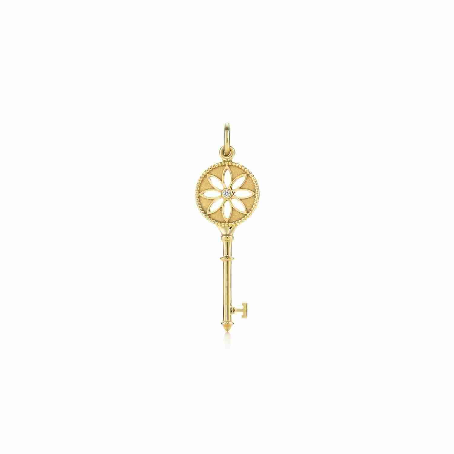 Tiffany & Co. : Daisy Key Pendant