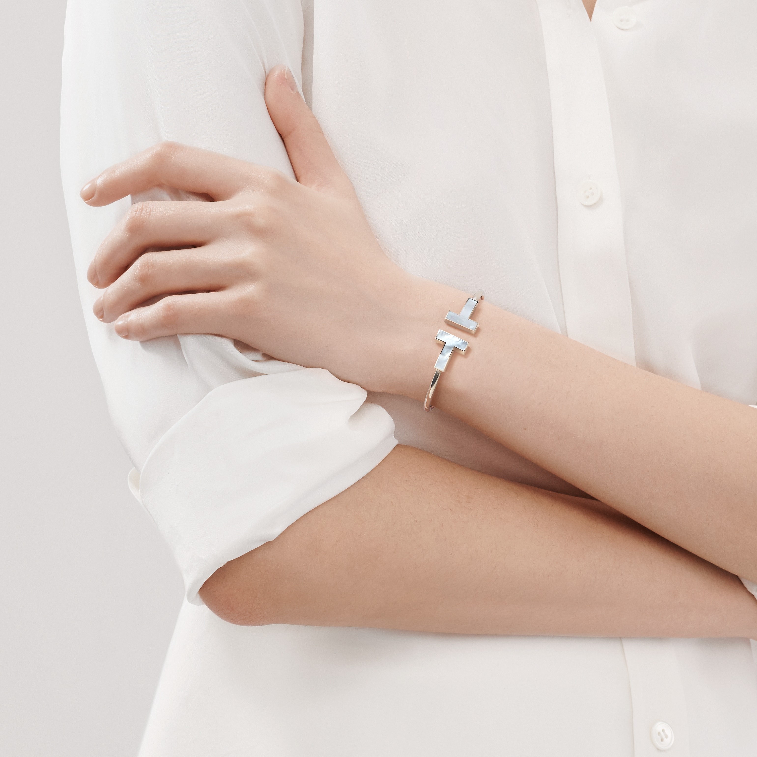 Tiffany T:Wide Mother-of-pearl Wire Bracelet