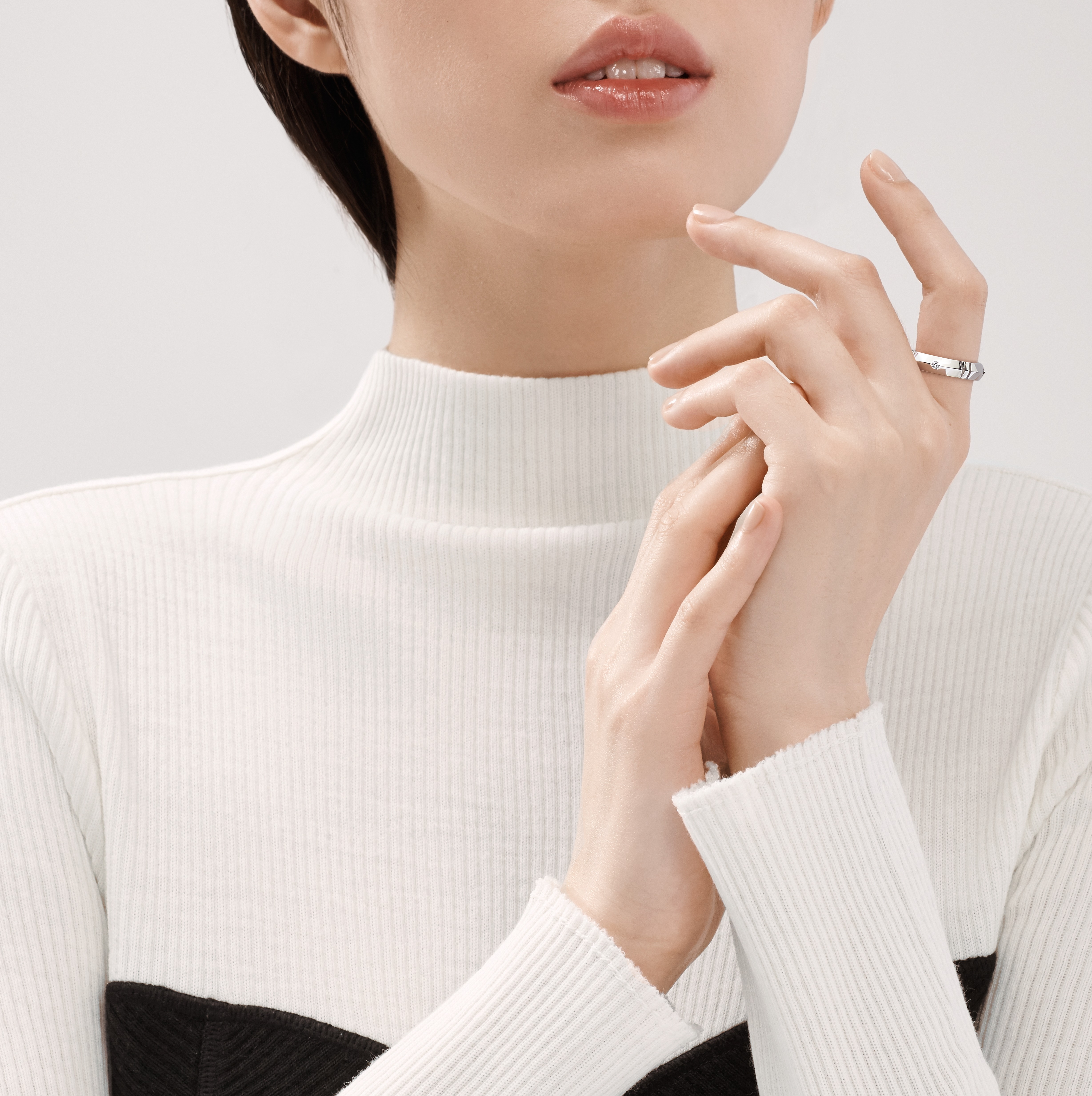 Atlas®:X Closed Narrow Ring_x000D_
in White Gold with Diamonds, 4.5 mm Wide