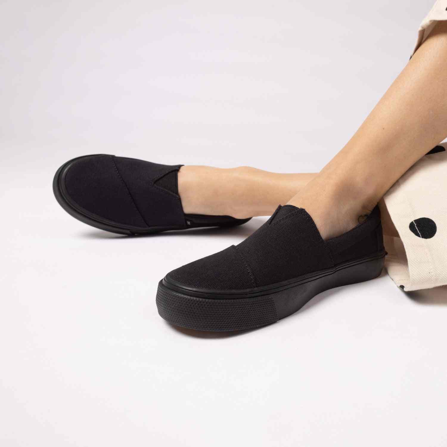 Women's Alpargata Fenix Black Women Shoes Slip On