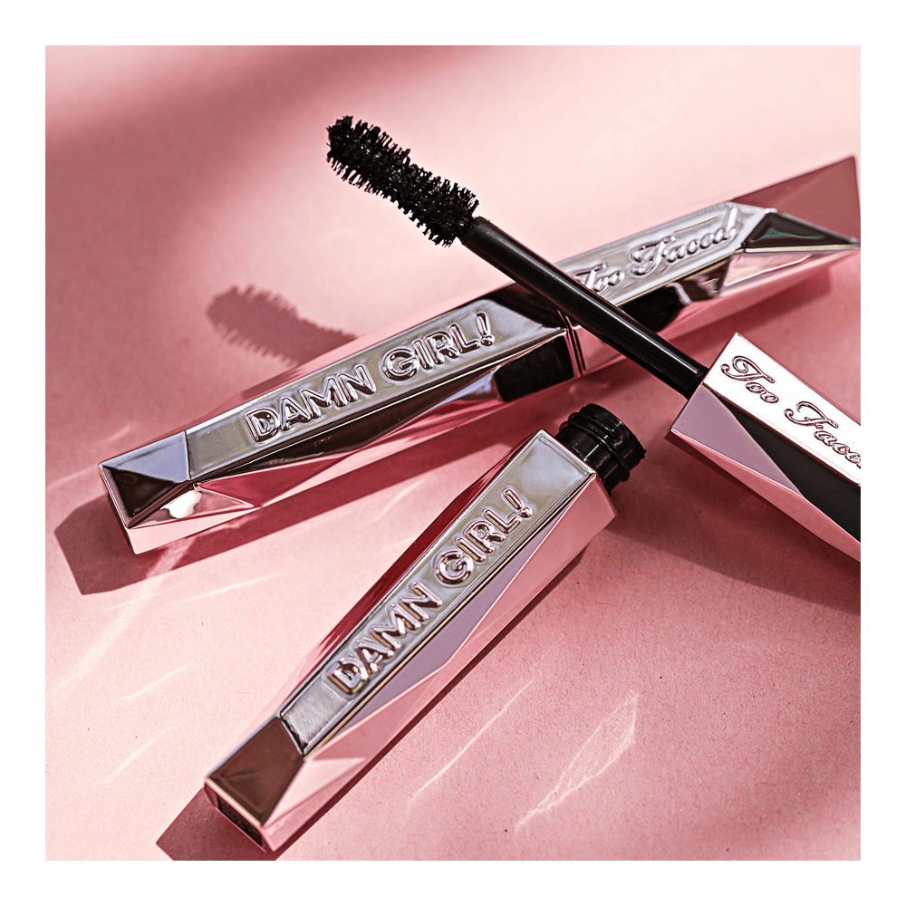 Damn Girl 24-Hour Black Mascara • Black