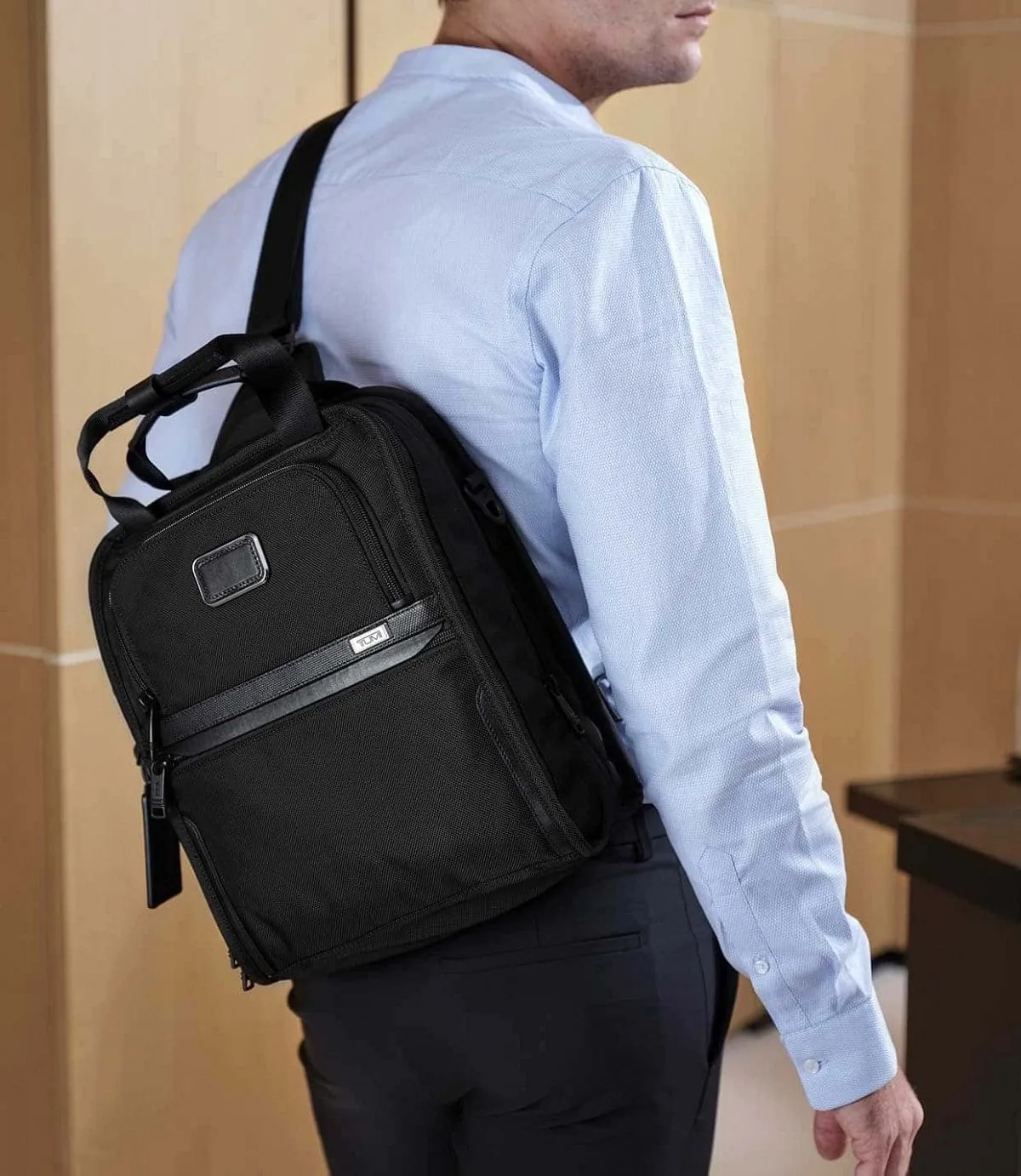 Medium Travel Tote Crossbody