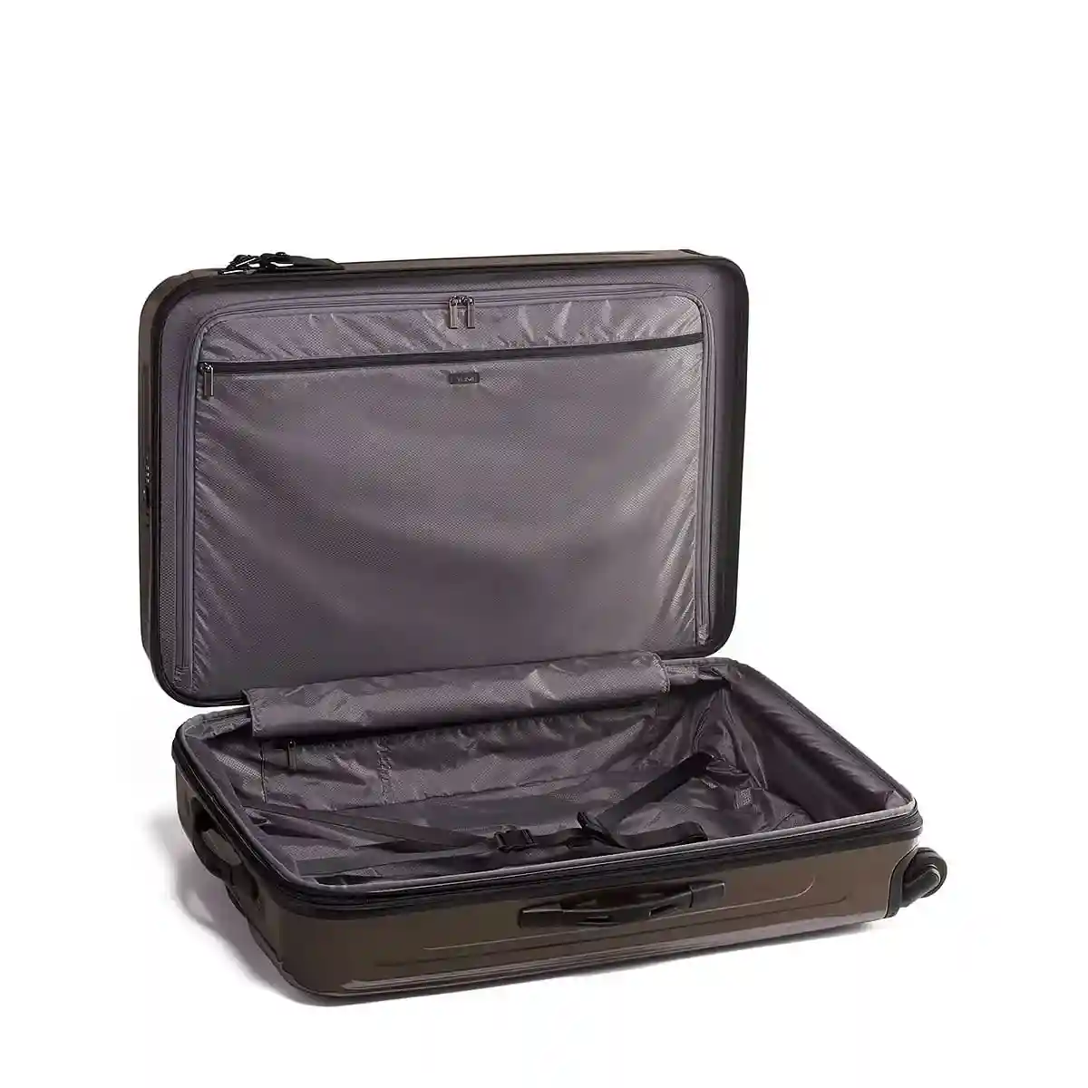 https://cdn.fynd.com/v2/falling-surf-7c8bb8/fyprod/wrkr/products/pictures/item/free/original/tumi/022804069MNK4/6/e5UF_5V1lp-410224107001_8_2538.webp