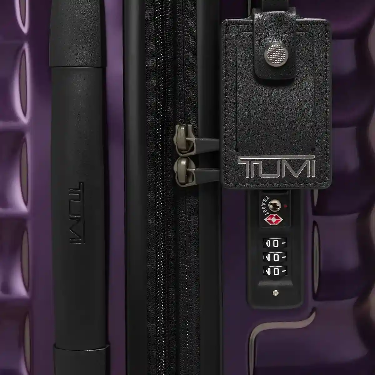 International Expandable 4 Wheeled Carry On