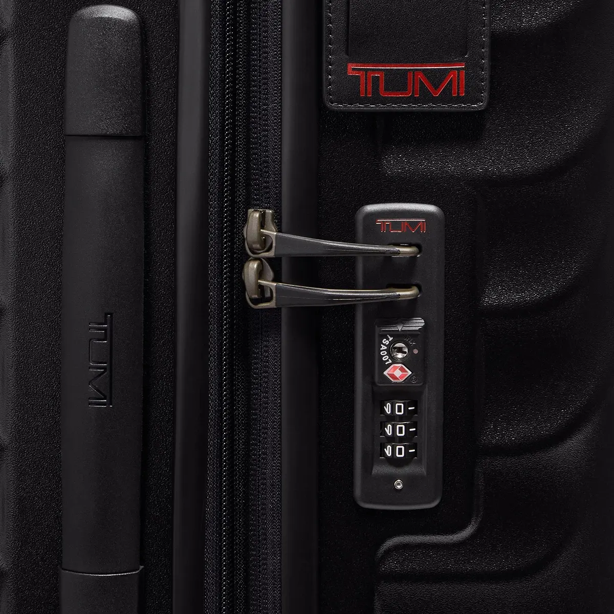 19 Degree Short Trip Expandable 4 Wheeled Packing Case
