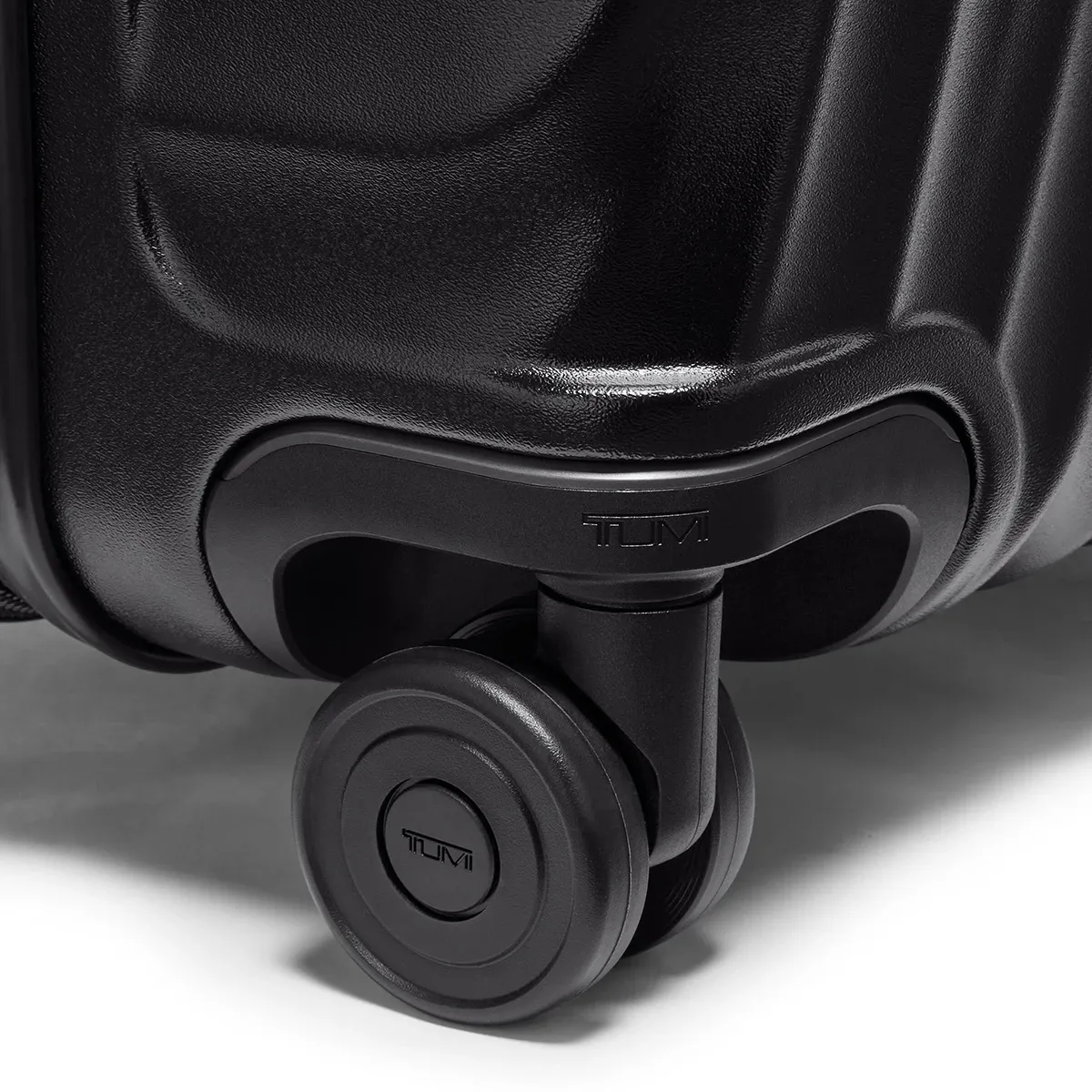 19 Degree Short Trip Expandable 4 Wheeled Packing Case