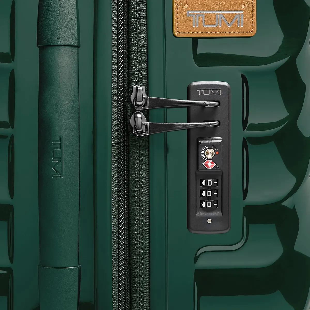19 Degree Short Trip Expandable 4 Wheeled Packing Case