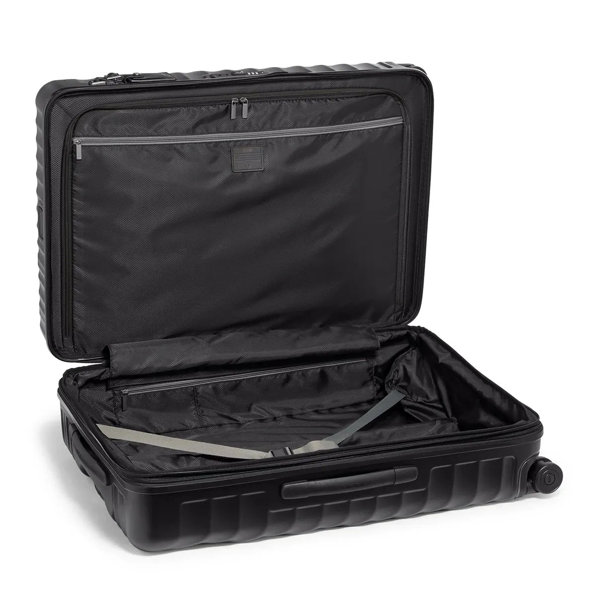 19 Degree Extended Trip Expandable 4 Wheeled Packing Case