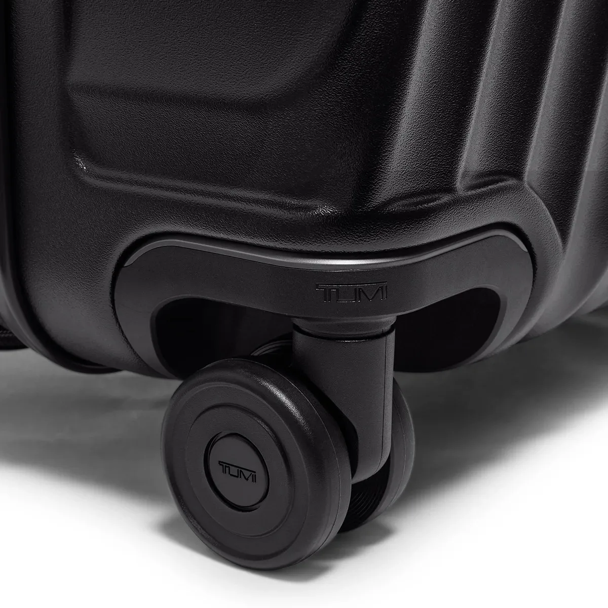 19 Degree Extended Trip Expandable 4 Wheeled Packing Case