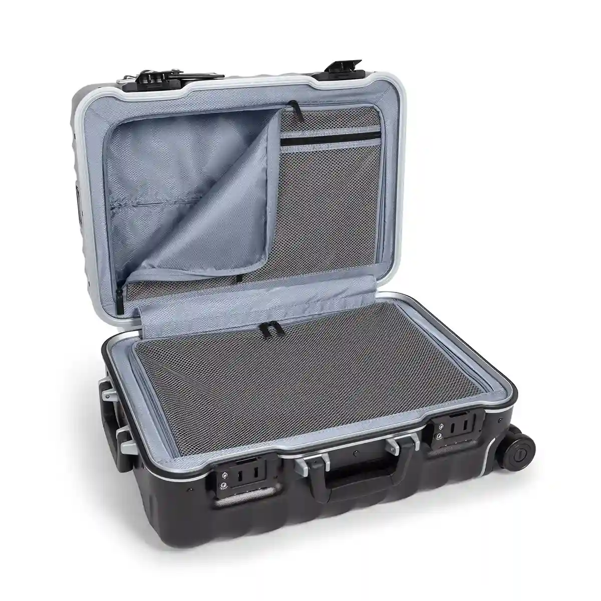 International 4 Wheel Carry On