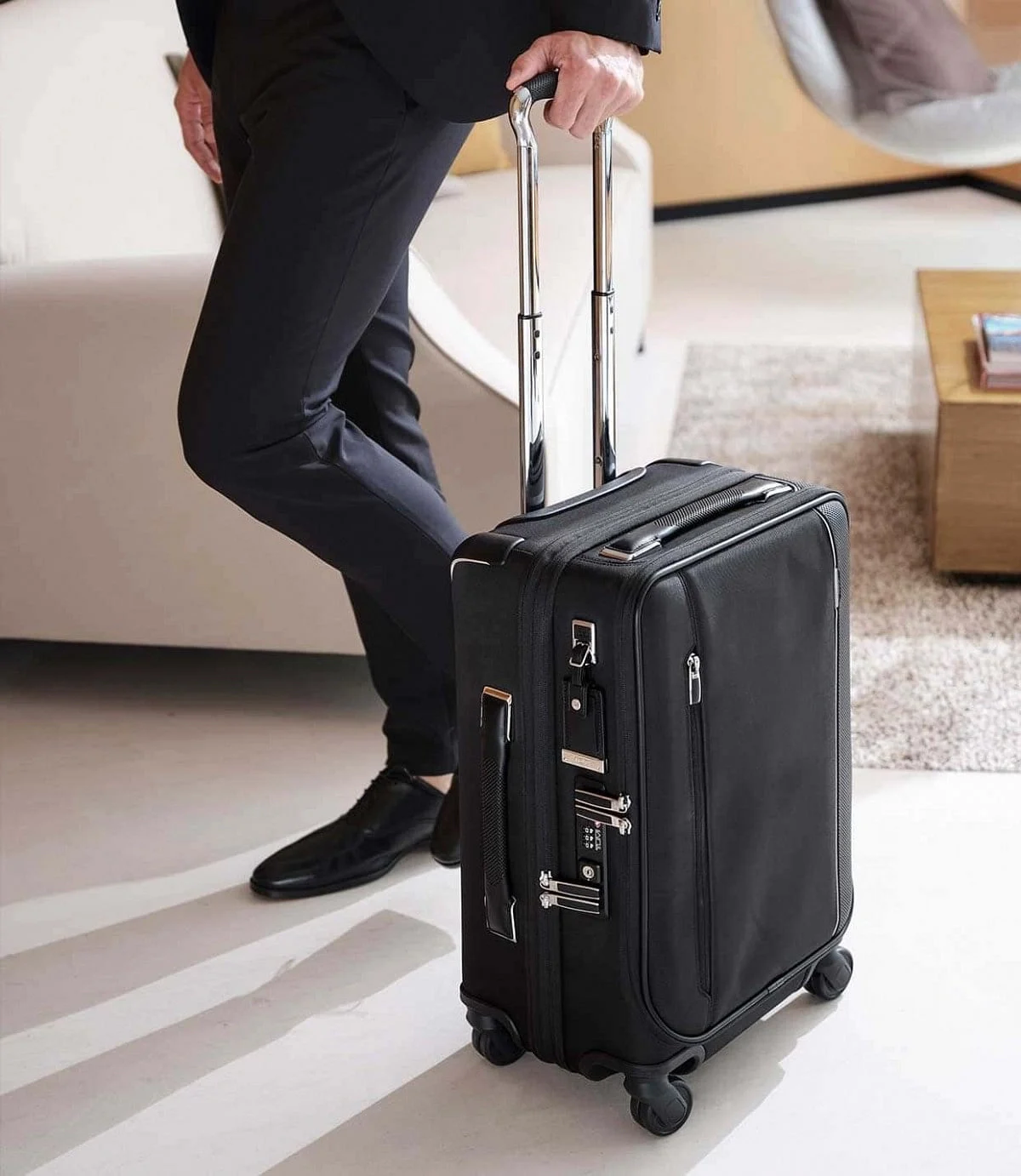 International Dual Access 4 Wheeled Carry-On Black