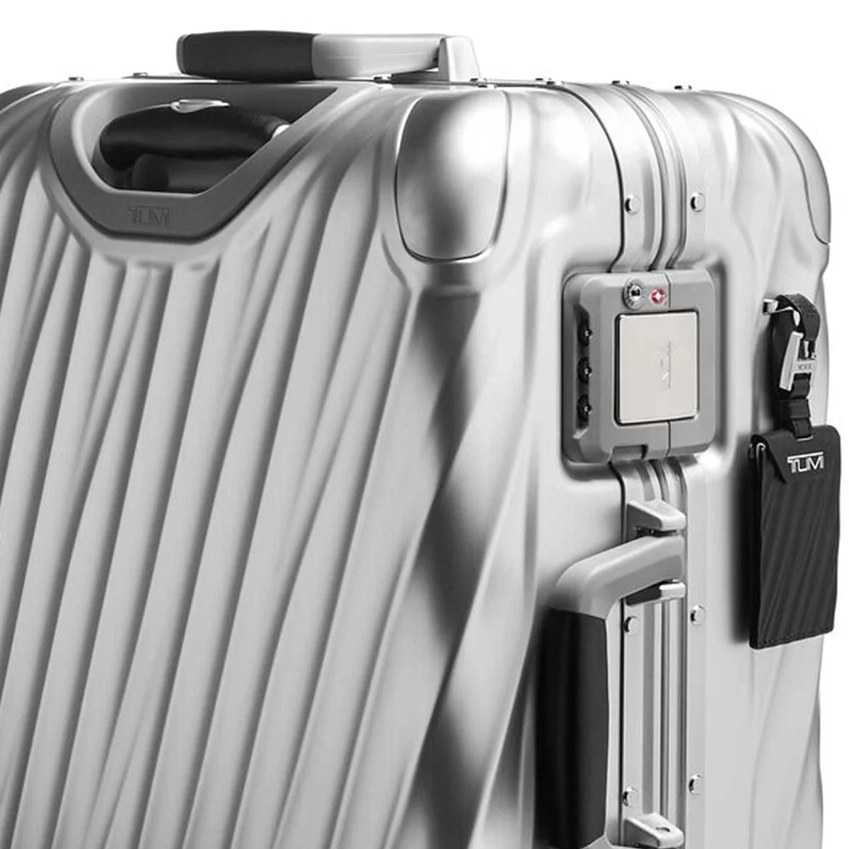 19 Degree Aluminum Continental Carry-On