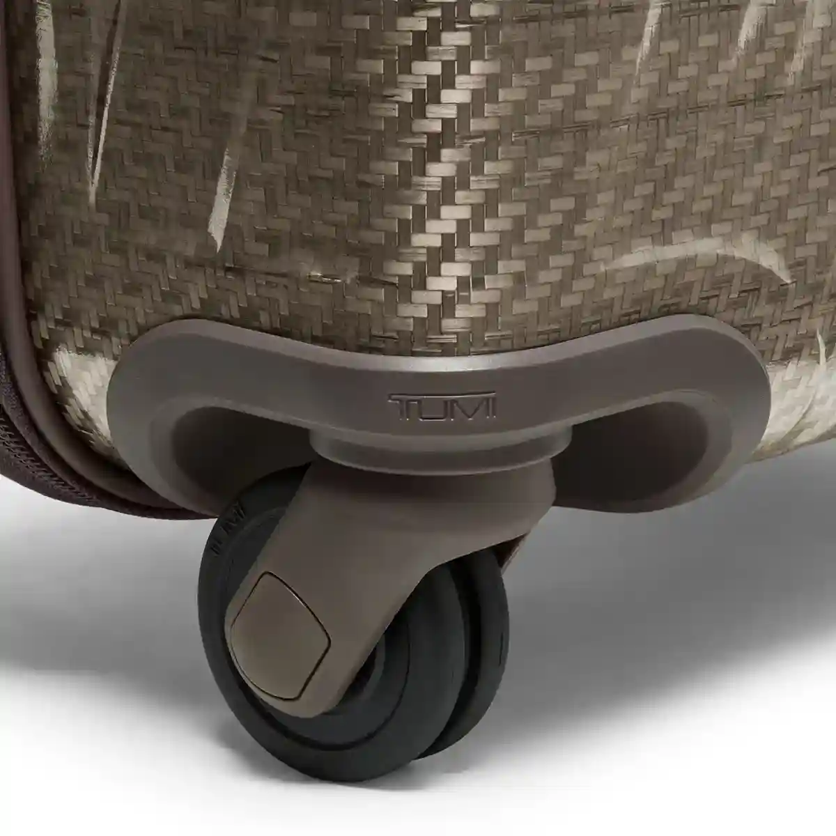 International 4 Wheeled Carry On