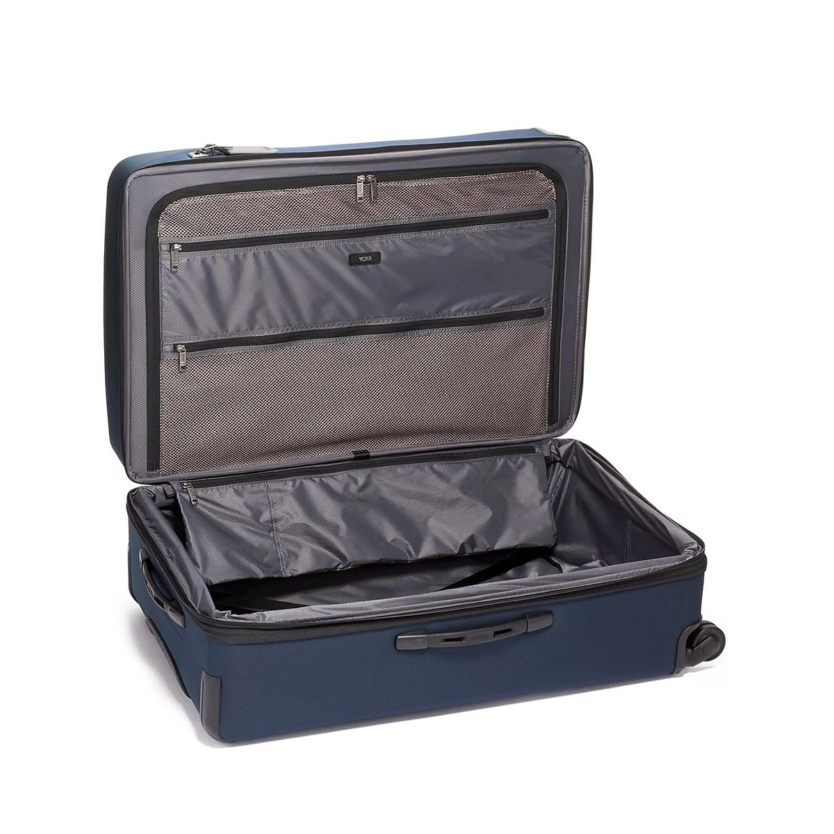https://cdn.fynd.com/v2/falling-surf-7c8bb8/fyprod/wrkr/products/pictures/item/free/original/tumi/1038411596/5/YN-RbUb2Hl-410161945001_8_2505.webp
