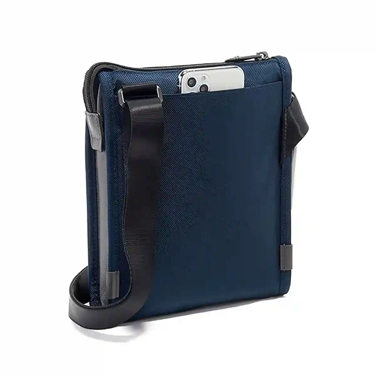 https://cdn.fynd.com/v2/falling-surf-7c8bb8/fyprod/wrkr/products/pictures/item/free/original/tumi/1173451602/1/t07Es47qbE-410341770001_2_1952.webp