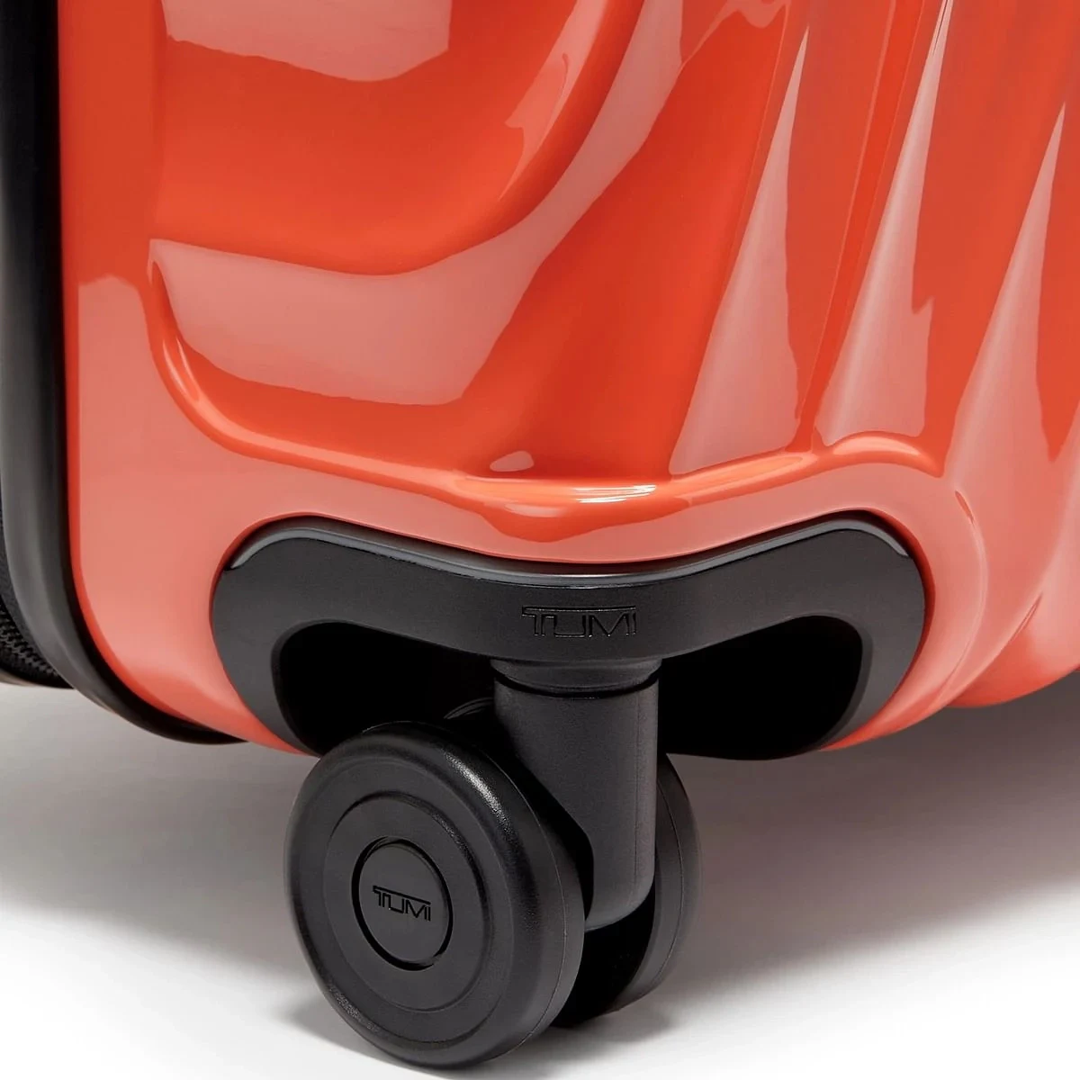 19 Degree Short Trip Expandable 4 Wheeled Packing Case