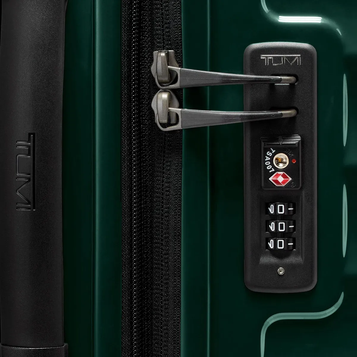 19 Degree Extended Trip Expandable 4 Wheeled Packing Case