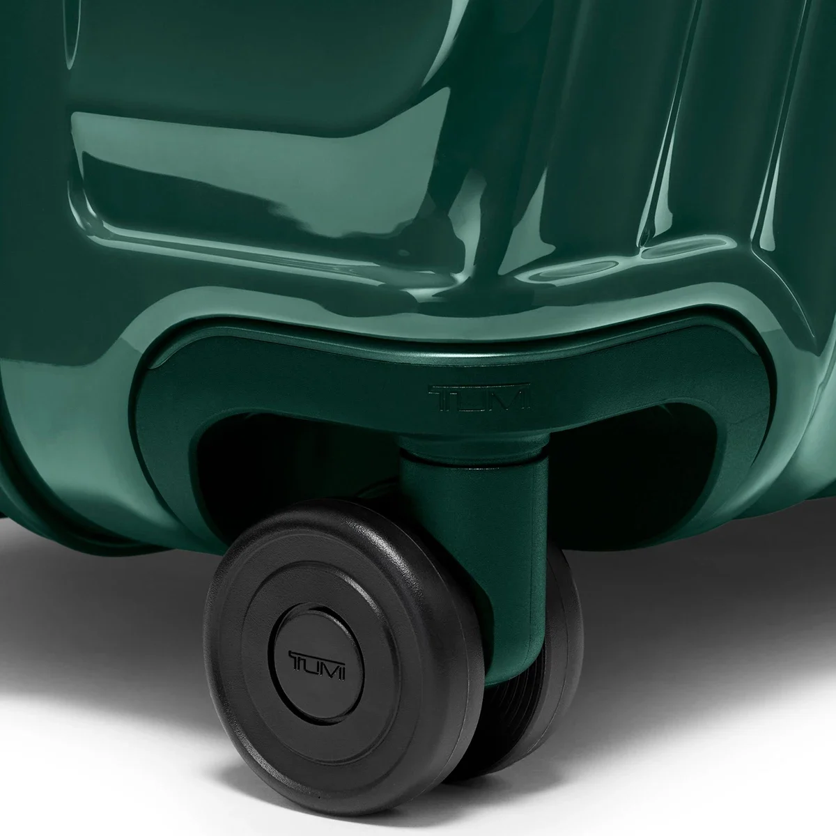19 Degree Extended Trip Expandable 4 Wheeled Packing Case